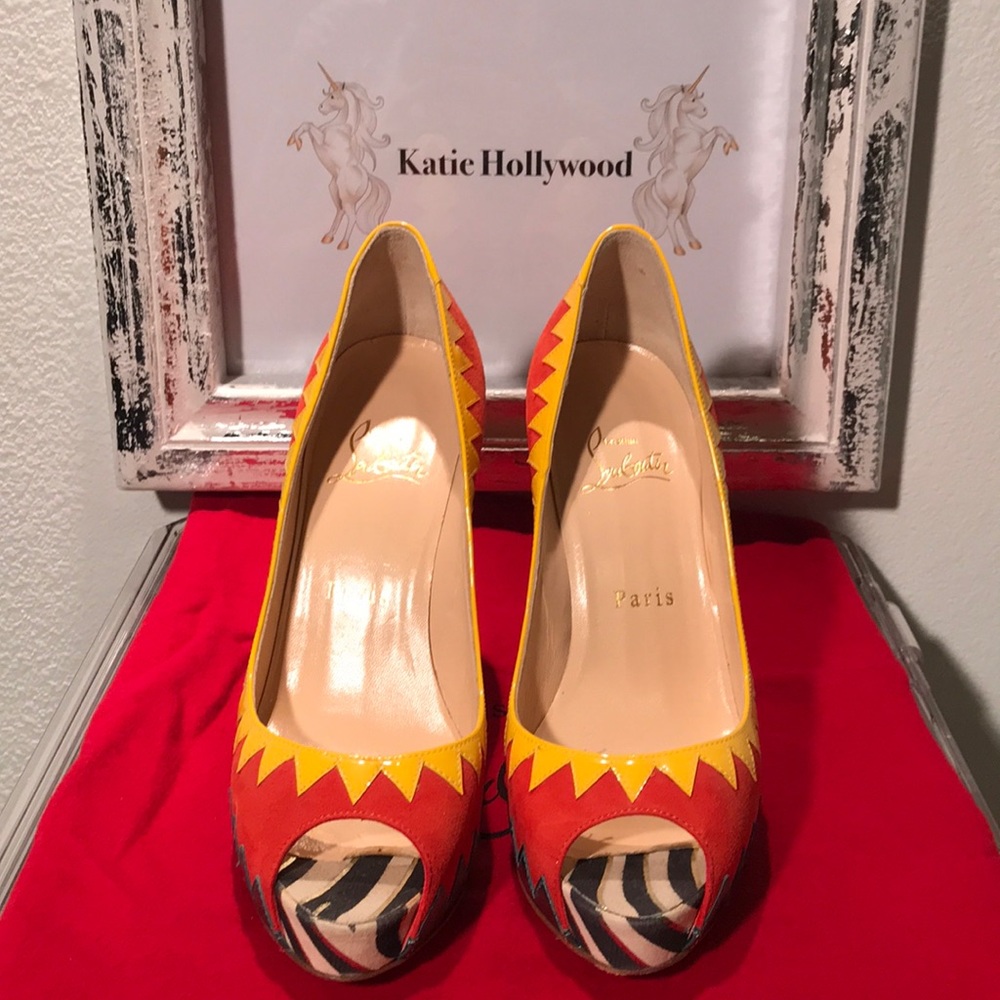 CHRISTIAN LOUBOUTIN rare peep toe heel